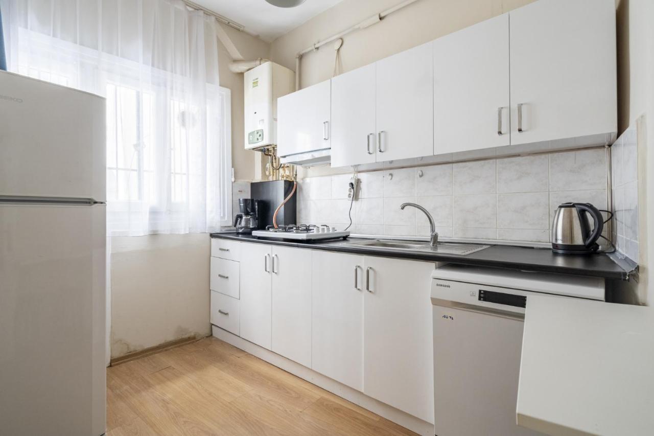 Modern Flat Near Popular Attractions In Beyoglu Apartment Istanbul Ngoại thất bức ảnh